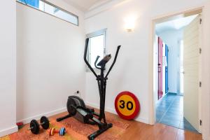 The fitness centre and/or fitness facilities at Alohamundi Triana