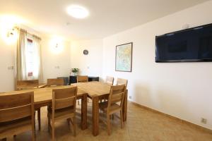 Sjónvarps- og/eða afþreyingartæki á Úpatí Ještědu - apartmány