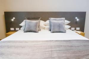 ETNEA Suite 270客房内的一张或多张床位