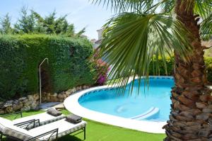 Basen w obiekcie Villa Bendex Estepona Costa Del Sol lub w pobliżu