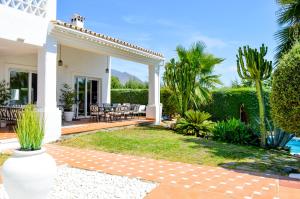 Ogród w obiekcie Villa Bendex Estepona Costa Del Sol