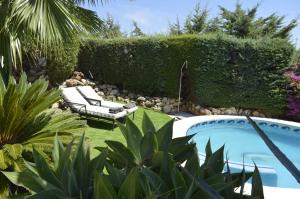 Basen w obiekcie Villa Bendex Estepona Costa Del Sol lub w pobliżu