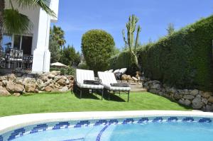 Basen w obiekcie Villa Bendex Estepona Costa Del Sol lub w pobliżu