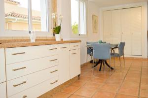Zdjęcie z galerii obiektu Villa Bendex Estepona Costa Del Sol w mieście Estepona