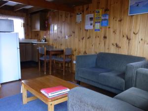 Kuchyň nebo kuchyňský kout v ubytování Ossies Motels and Chalets