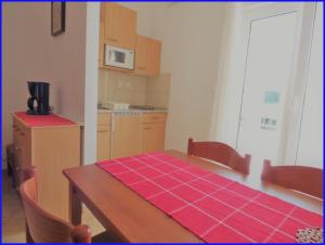 Fotografie z fotogalerie ubytování Beautiful view and apartment for family v destinaci Baška Voda