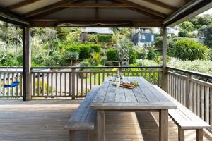 Gallery image of Miro Magic - Stay Waiheke in Palm Beach