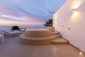 Gallery image of Grotta Palazzese Beach Hotel in Polignano a Mare