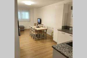 Η κουζίνα ή μικρή κουζίνα στο Bonito piso Ribadesella VUT2938AS +14 φωτογραφίες