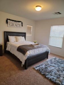 Spacious 5 bedroom home located 3 min from Aliante casino
