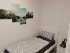 Postel nebo postele na pokoji v ubytování Main Appartement-Haus - 97896 Freudenberg