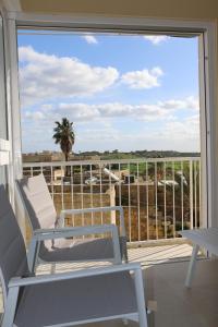 Balkon oz. terasa v nastanitvi Wileg 4A Luxury Studio Apartment with Shared Swimming Pool.