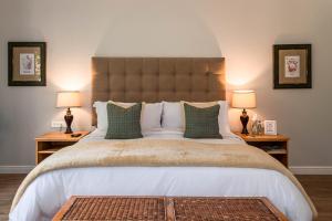 Van der Stel Manor客房内的一张或多张床位