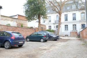 Gallery image of La Maison de la Duchesse de la Vallière - Chambre Rosaline - Parking privé gratuit in Mons