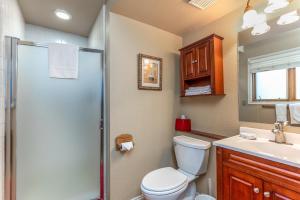 Et badeværelse på 14th Street Townhouses #2 + 11 billeder