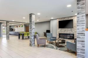 Зона вітальні в Quality Inn Owatonna Near Medical Center