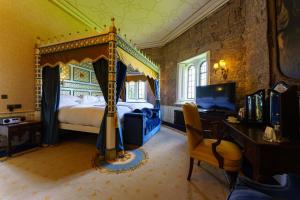 Foto da galeria de Thornbury Castle - A Relais & Chateaux Hotel em Thornbury