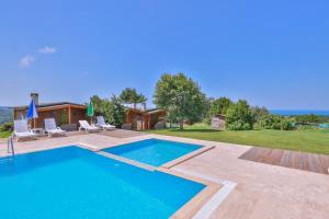 Bazén v ubytování Agva Teras Garden Hotel & Bungalow nebo v jeho okolí