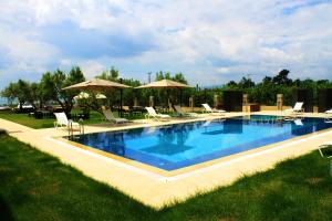 Bazén v ubytování Zeytin Bahcesi Hotel nebo v jeho okolí