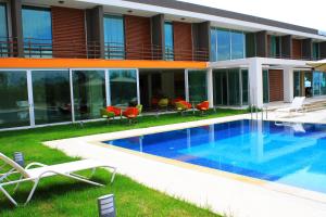 Bazén v ubytování Zeytin Bahcesi Hotel nebo v jeho okolí