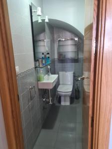 Ein Badezimmer in der Unterkunft Apartamento El Remo