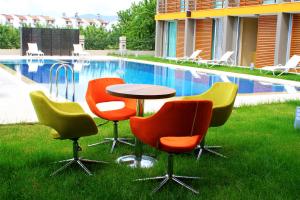 Bazén v ubytování Zeytin Bahcesi Hotel nebo v jeho okolí