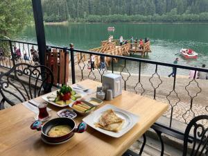 Foto dalla galleria di Şavşat Karagöl Hotel a Savsat