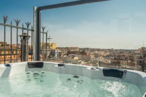 Swimmingpoolen hos eller tæt på Hotel 77 Seventy-Seven - Maison D'Art Collection