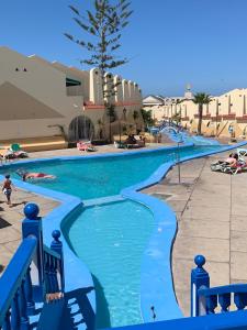 Bazén v ubytování Costa Adeje-2 bed.apartment with double terrace nebo v jeho okolí