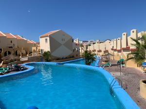 Bazén v ubytování Costa Adeje-2 bed.apartment with double terrace nebo v jeho okolí