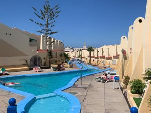 Bazén v ubytování Costa Adeje-2 bed.apartment with double terrace nebo v jeho okolí