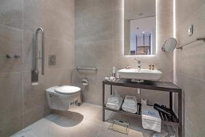 Ένα μπάνιο στο Hellenic Vibes Smart Hotel