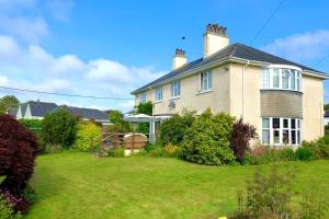 Gallery image of Hectors House comfortable 4 bed house in mature gardens in Yelverton