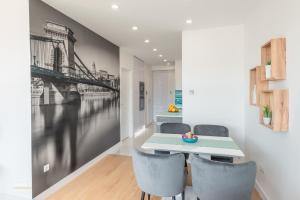 Fotografia z galérie ubytovania Amora Homes Imperial suite with Basilika and Castle View NEED RESERVATION FOR FREE PARKING v Budapešti
