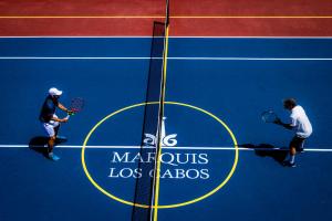 Tenis a/nebo squash v ubytování Marquis Los Cabos, an All - Inclusive, Adults - Only & No Timeshare Resort nebo okolí