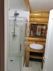 Ένα μπάνιο στο Cabana 9 +25 φωτογραφίες