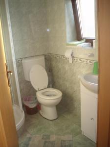 Ένα μπάνιο στο Guest House Lidija
