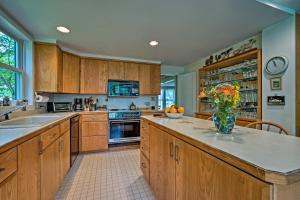 A kitchen or kitchenette at Waterfront Schroon Lake Home with Boat Dock!