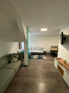 A bed or beds in a room at Kathis Juwel