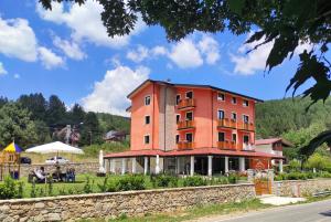Budova, kde se aparthotel nachází