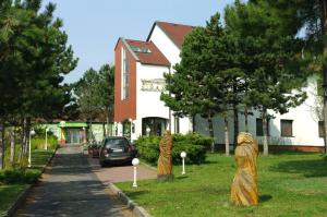 Vrt pred nastanitvijo Hotel Širák