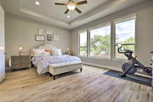 Gallery image of Upscale Austin Area Escape Families Welcome! in Austin