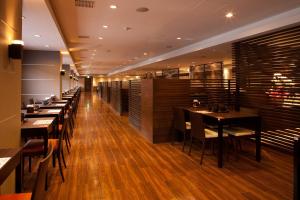 登别石水亭温泉酒店餐厅或其他用餐的地方