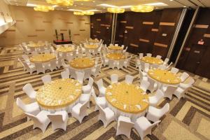 Restoran või mõni muu söögikoht majutusasutuses Bayfront Hotel Cebu North Reclamation