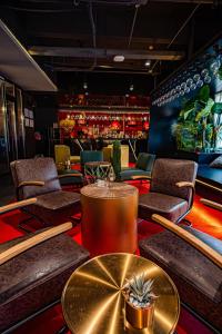 The lounge or bar area at SOON DESIGNER HOTEL Xi'an Drum Tower & YONGNING Gate Branch