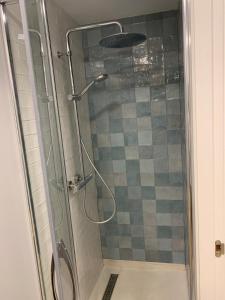 Salle de bains dans l'établissement Hostal Acemar
