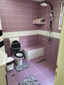 Un baño de Kuca za odmor Simic