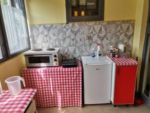 Una cocina o kitchenette en Kuca za odmor Simic