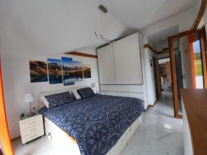 A bed or beds in a room at Mountain Villa near Bansko