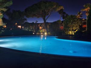 Billede fra billedgalleriet på Appartement en résidence privée, face à la mer avec accès direct plage i Hyères + 11 billeder